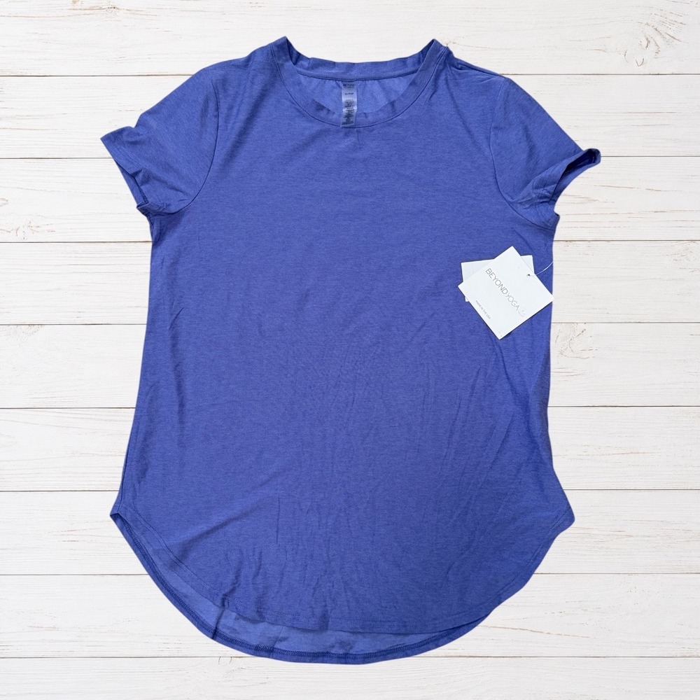 Beyond Yoga Indigo Blue T Shirt NWT XS Short Sleeve Curved Hem Performance Top